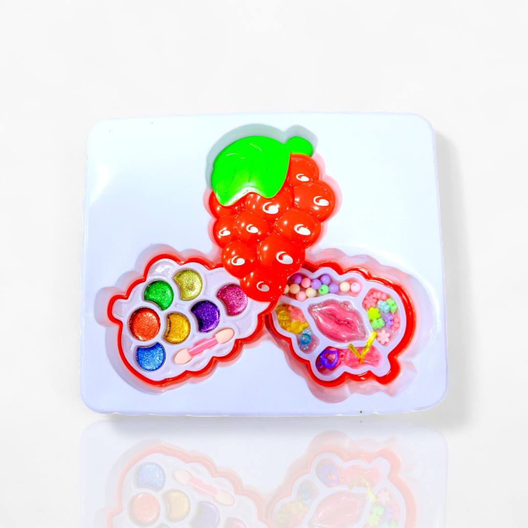 مكياج شكل فراولة مع خرز اكسسوار - الصورة 2